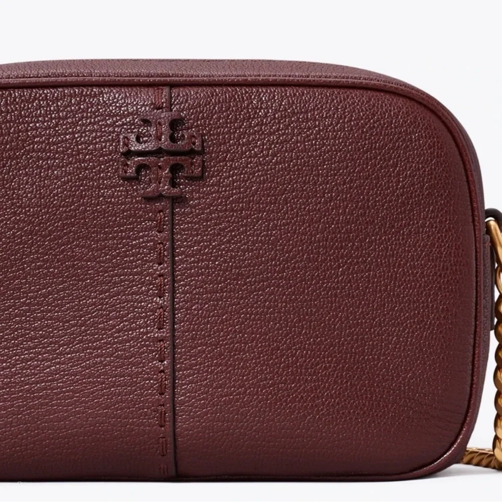 TORY BURCH • TEXTURED MCGRAW LEATHER CAMERA BAG- color WINE